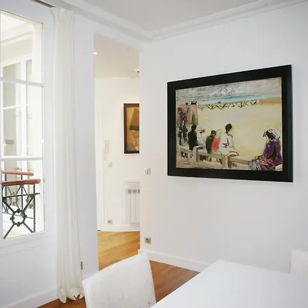 De Ponthieu - 4 Adults * Paris